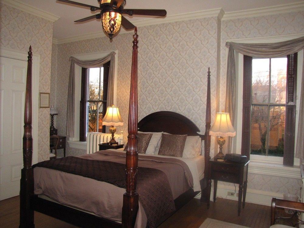 Lovelace Manor Bed And Breakfast Lancaster Exterior photo