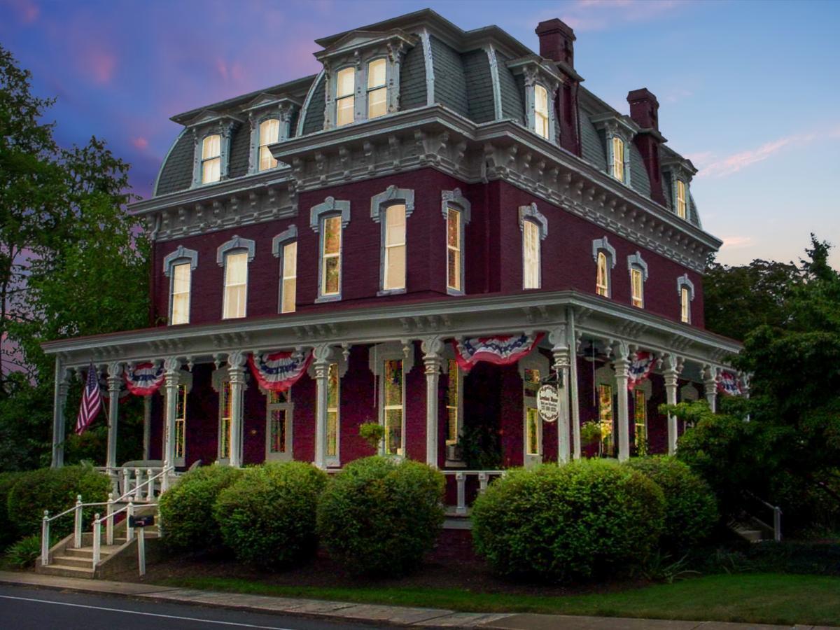 Lovelace Manor Bed And Breakfast Lancaster Exterior photo
